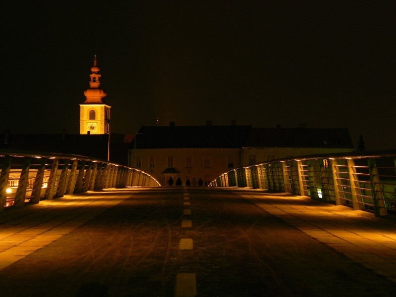 Ptujski peš most by Marko Vindiš