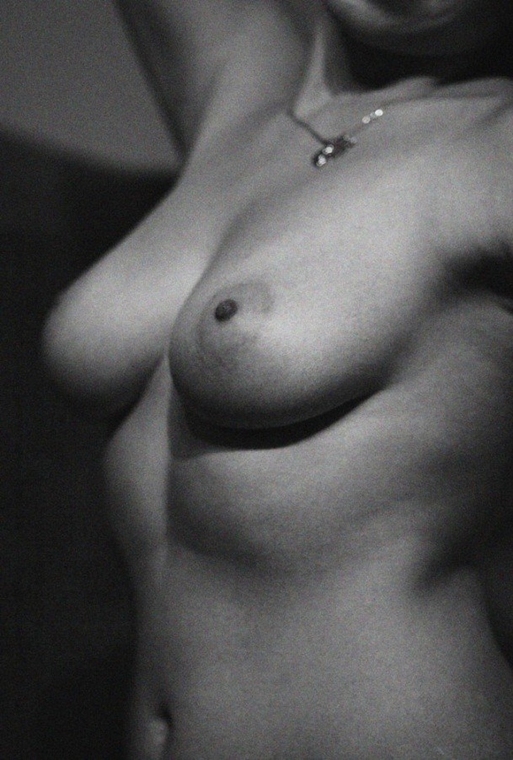 Akt by