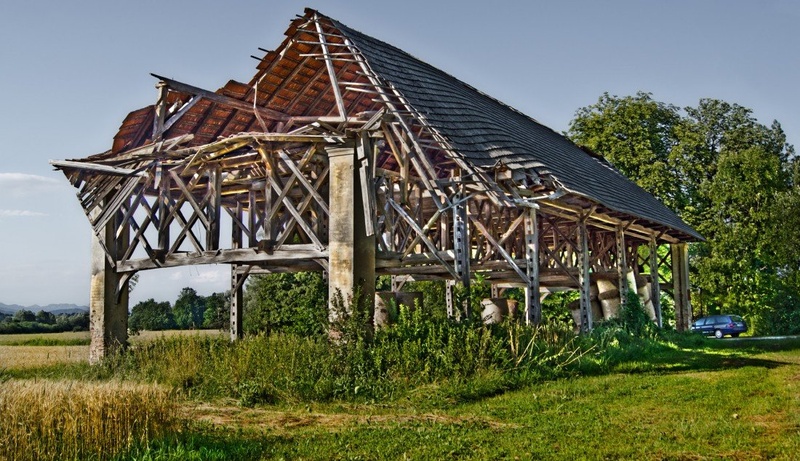 old barn by Peter Turšič