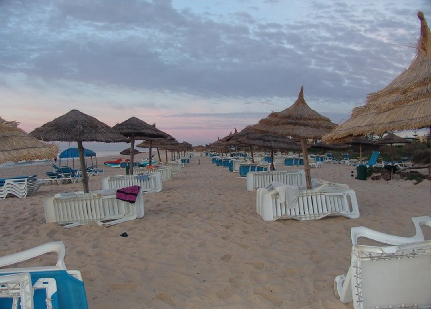 Bodo turisti napolnili plaže v Tuniziji by Roman Zupanc