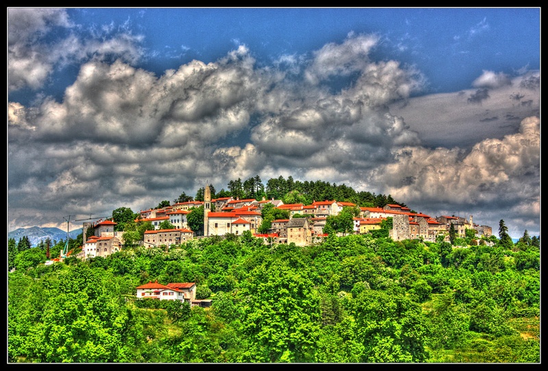 Štanjel HDR by Simon Kovačič