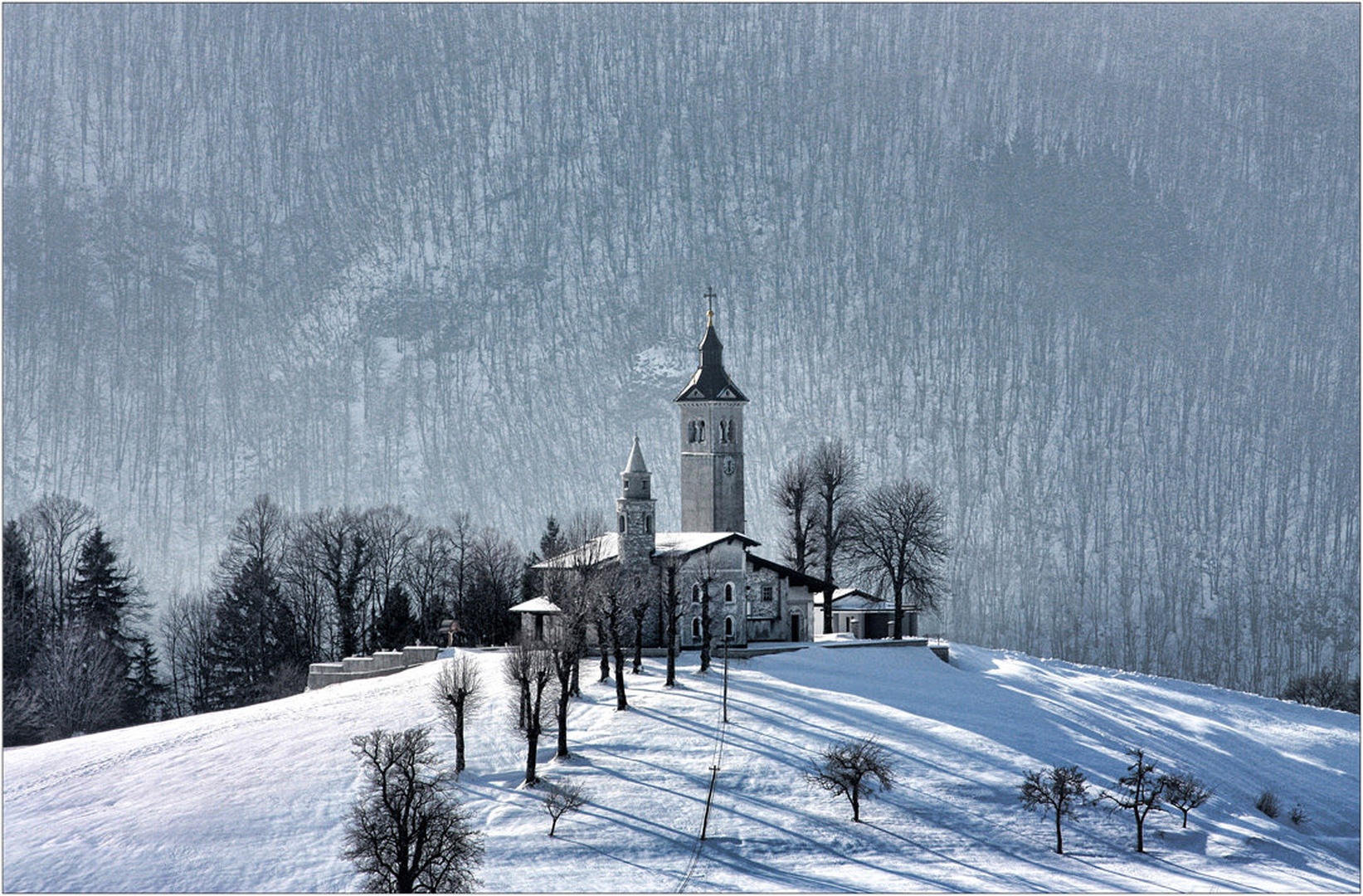Plečnikova cerkev by Simon Kovačič