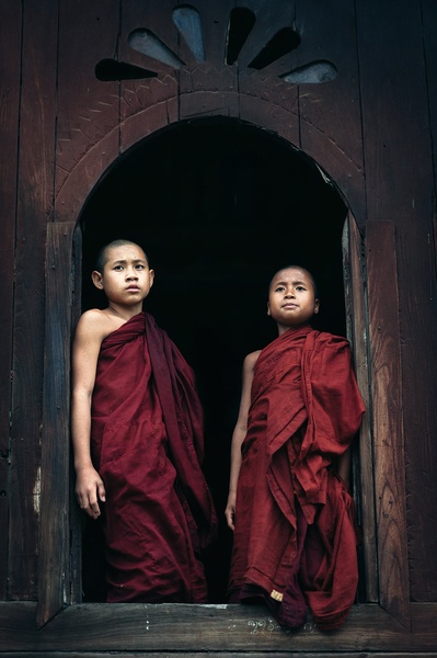 Shwe Yan Pyay Monks by Mitja Resnik