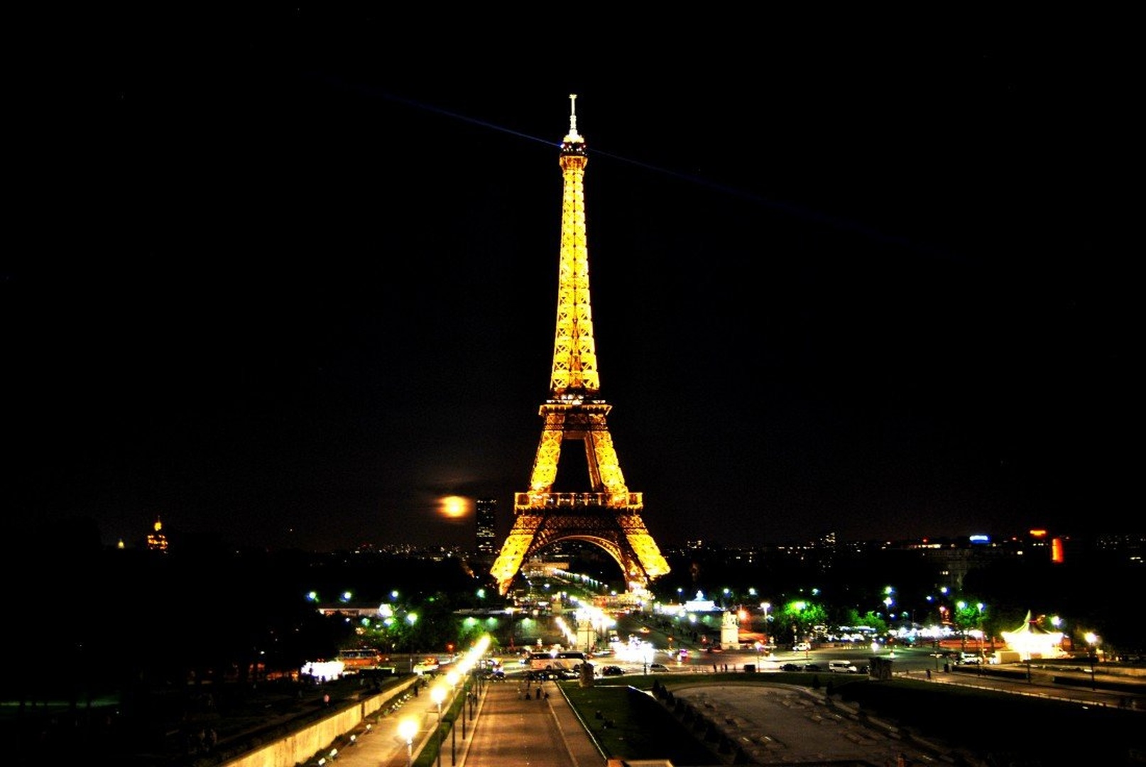 Eiffel by night by Nuša Nusa
