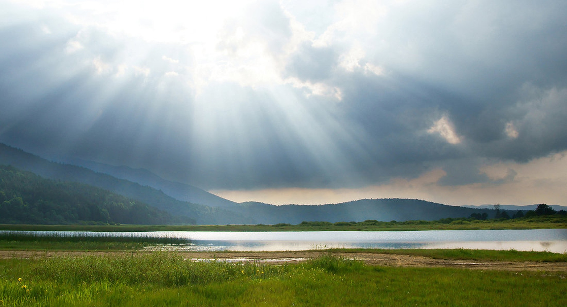 Cerkniško jezero by Matevž Lavrič