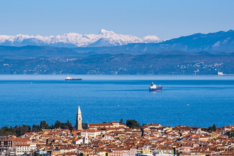 Izola&Triglav by Matevž Lavrič