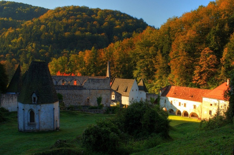 žička kartutija by Jožef Tuhtar