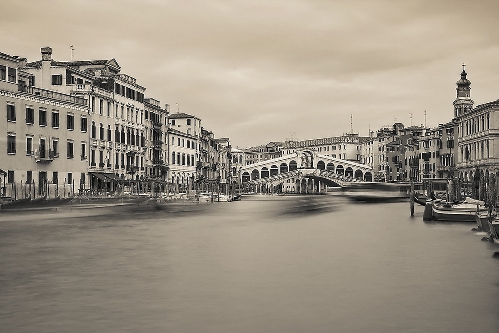 Venice traffic by Andrej Habjan