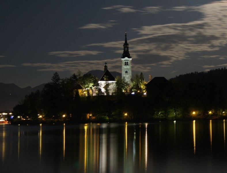 Blejski otok by Verovšek
