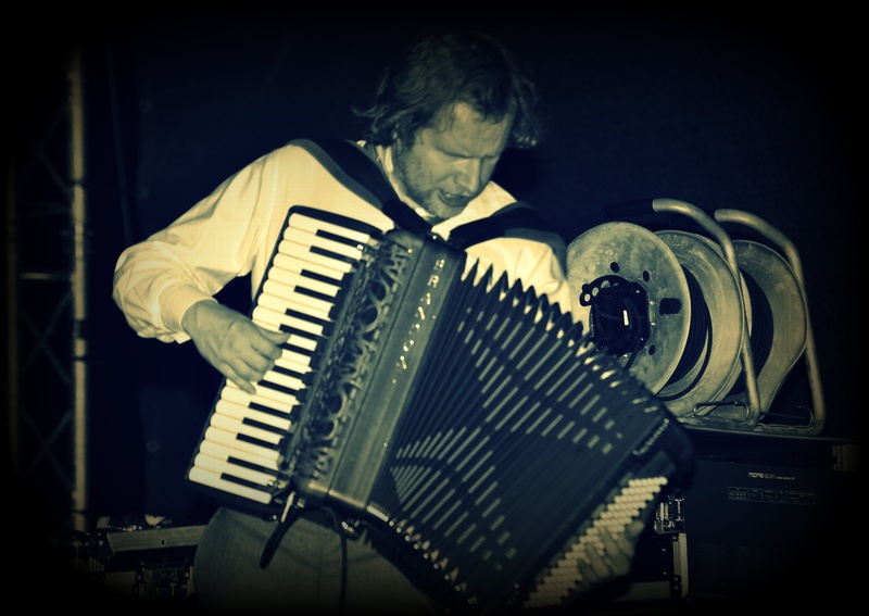 Harmonikar by Rok Štrajhar