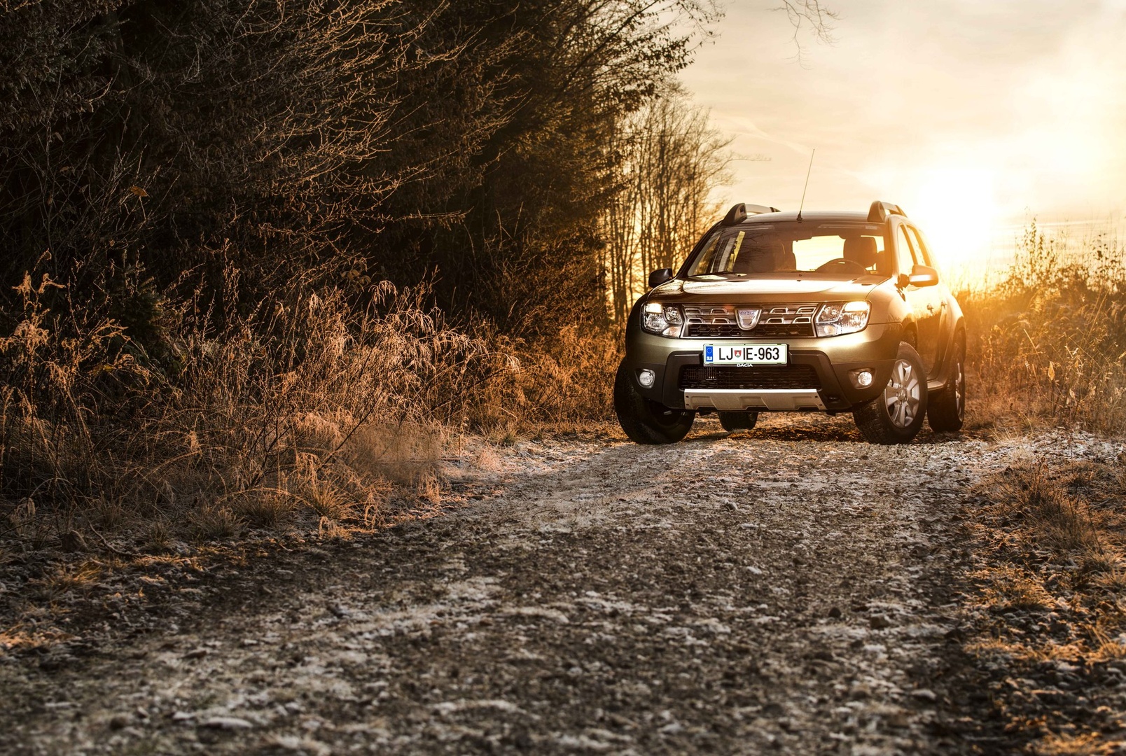 Dacia Duster 4x4 by Gašper Pirman