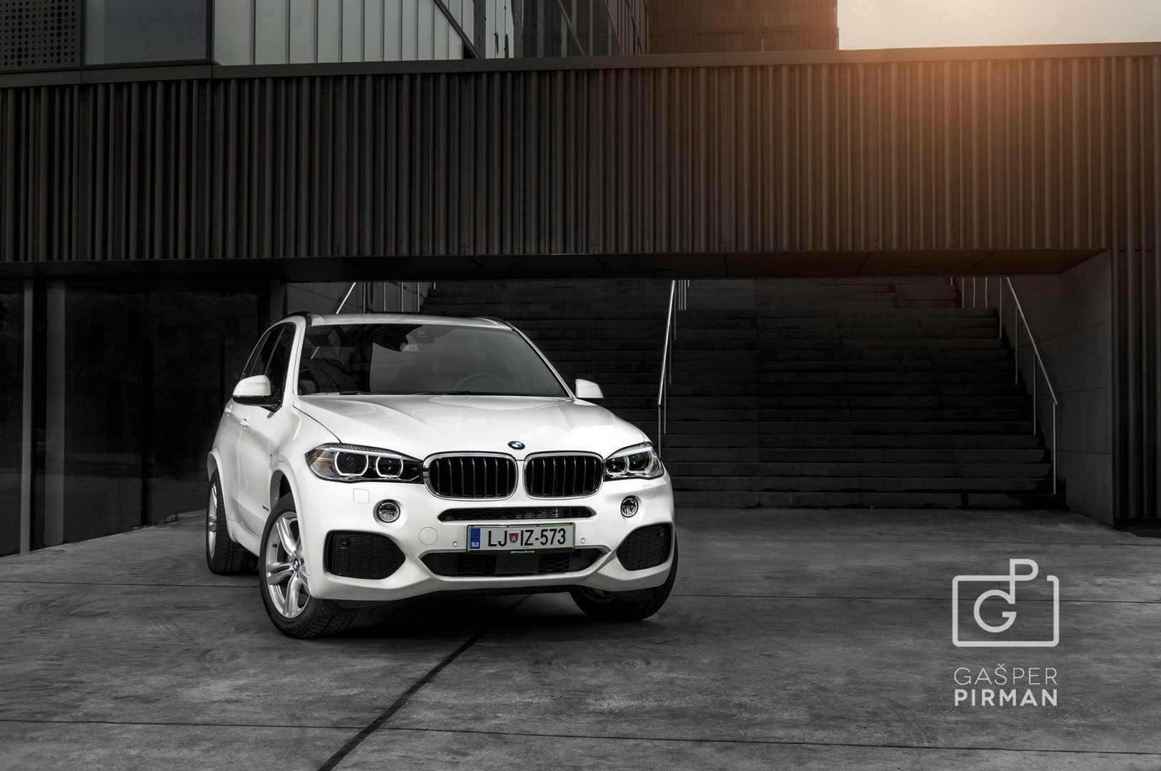 BMW X5 30d by Gašper Pirman