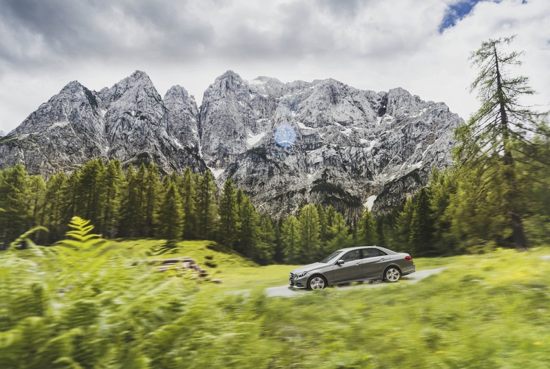 Mercedes-Benz E300 Hybrid by Gašper Pirman