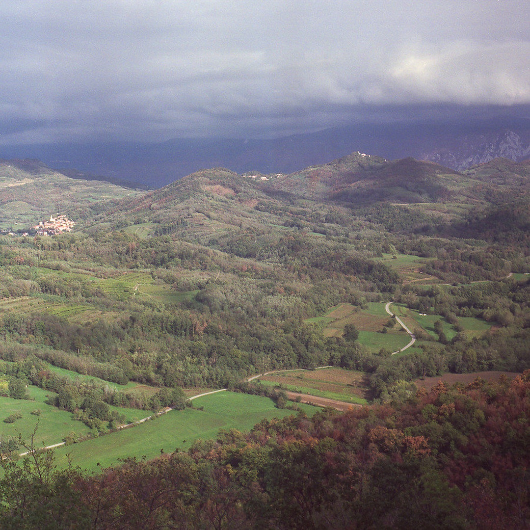 Med Krasom in Vipavsko dolino by Tilen Reljič