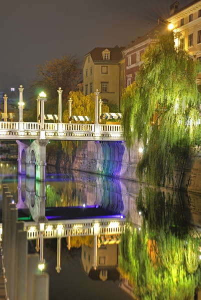 Ljubljana ponoči III by Mojca Opresnik