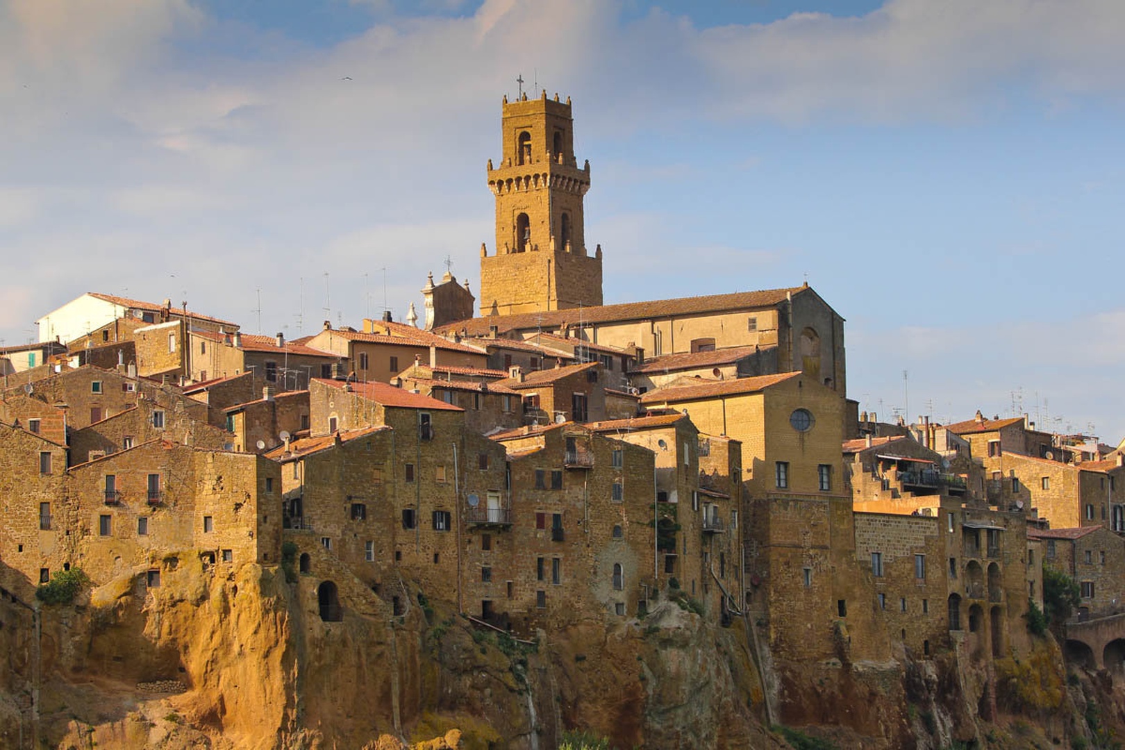 Pitigliano by Dušan Podrekar
