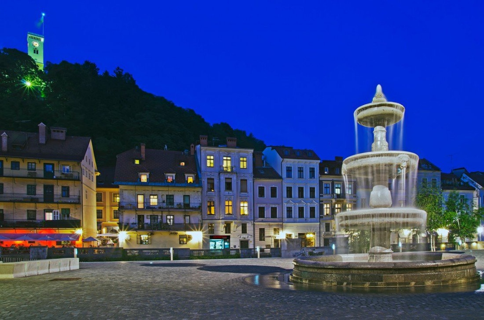 Ljubljanski vodnjak by Blaž Poljanšek