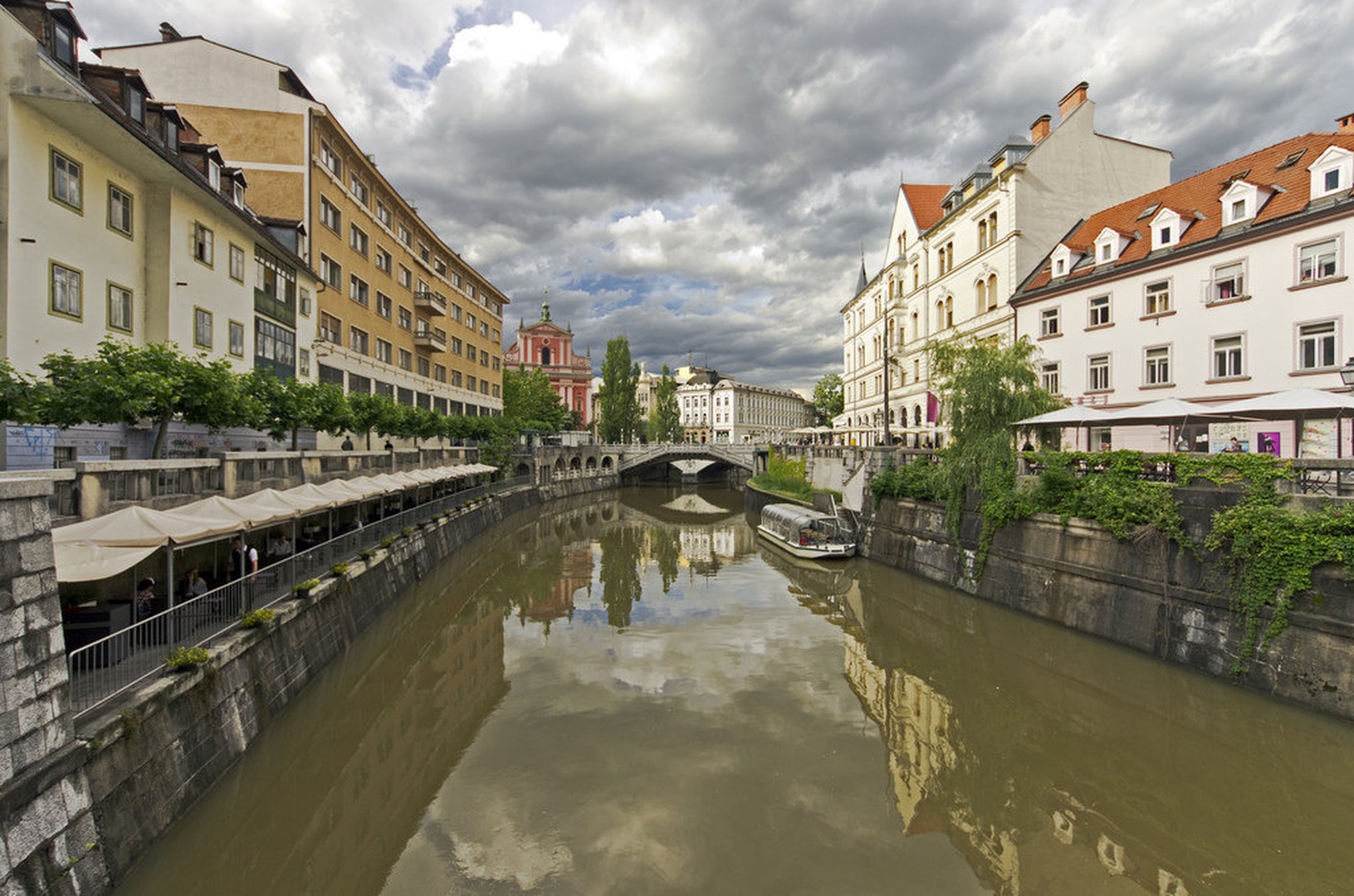 Nabrežje Ljubljanice by Blaž Poljanšek