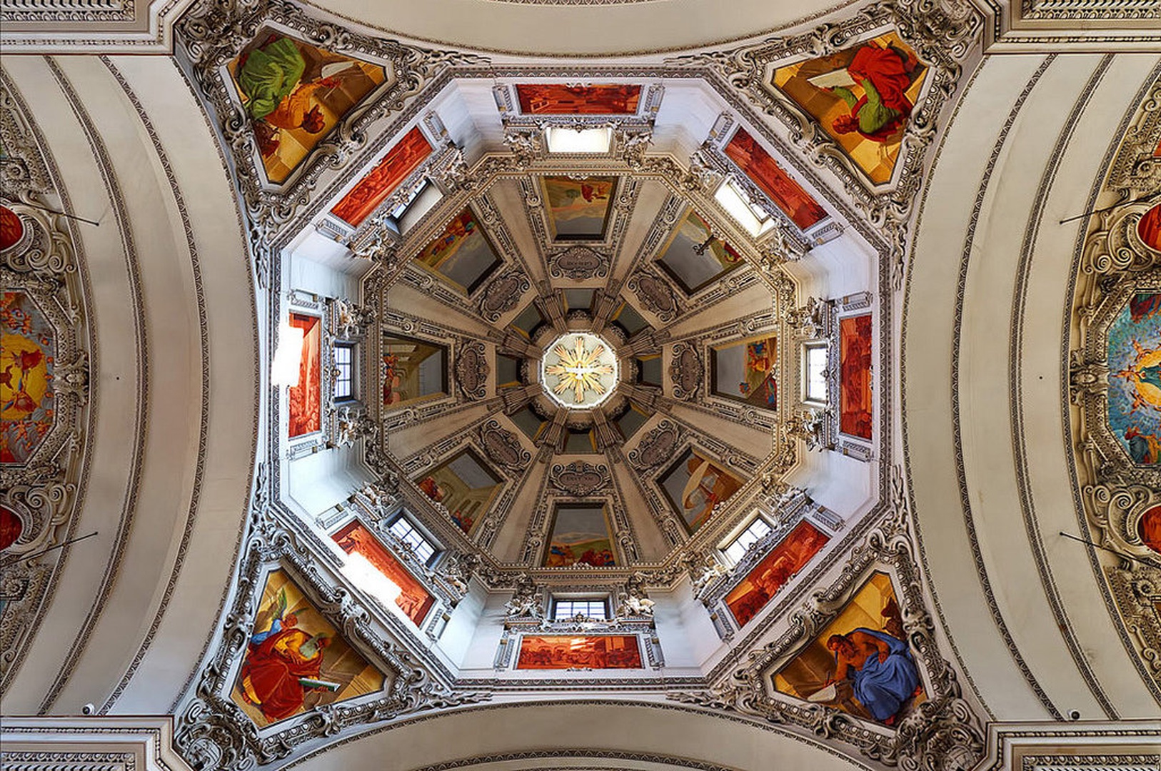 Kupola salzburške katedrale by Blaž Poljanšek