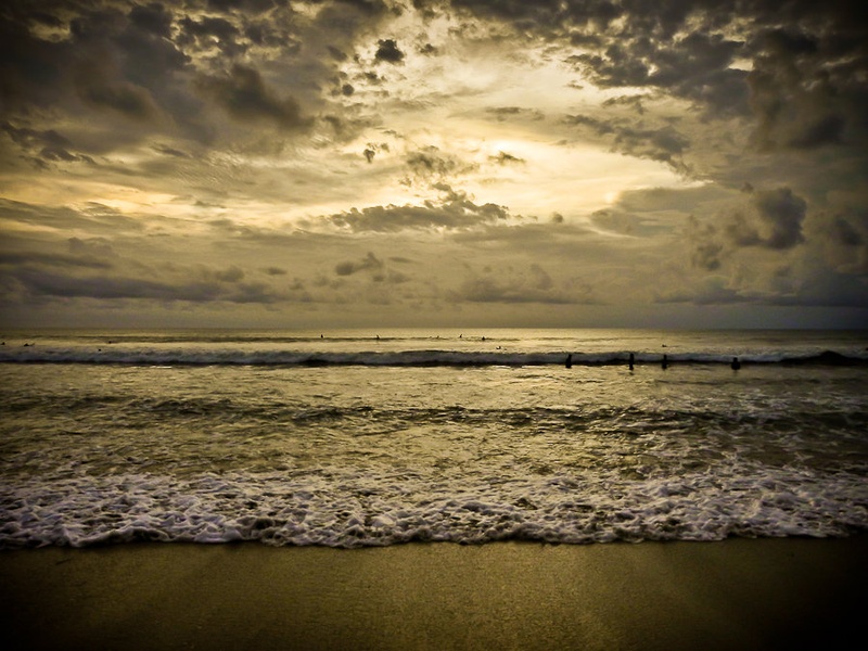 Bali evening waves by kalamar
