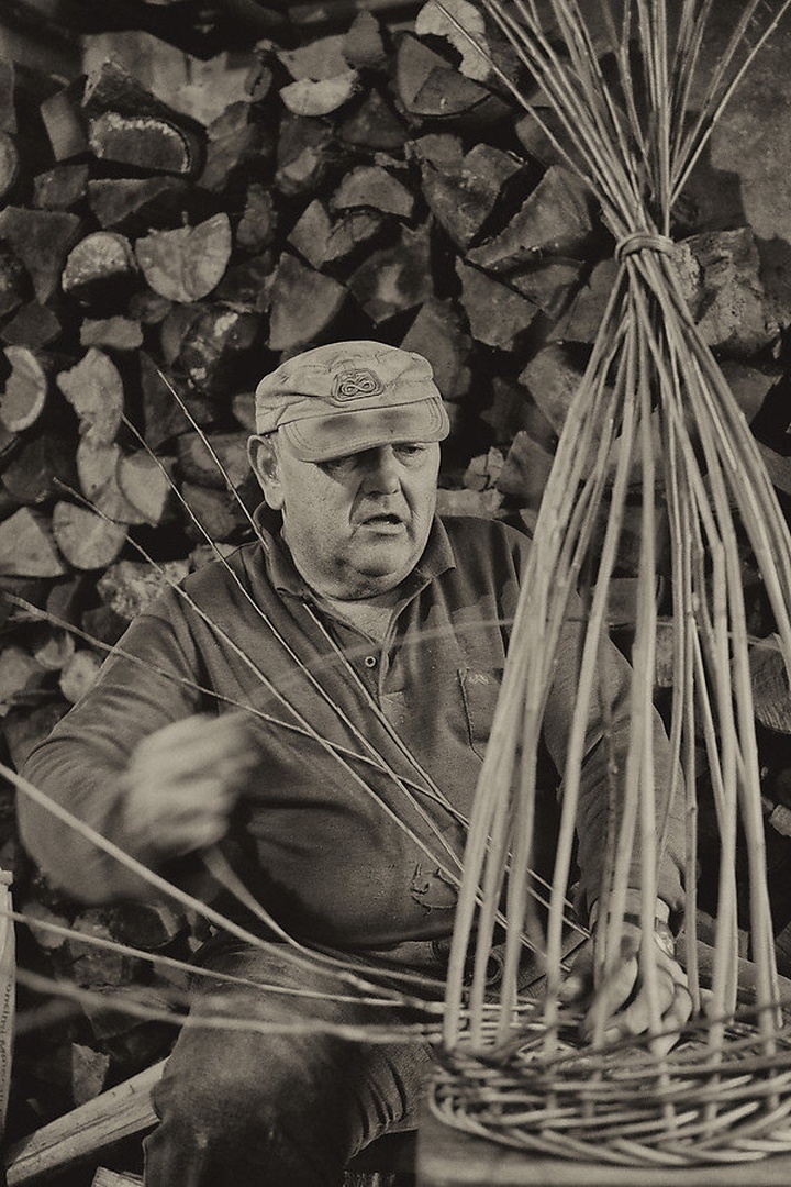 Pletenje košare by Dejan Rocner