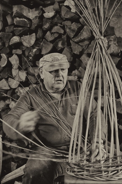 Pletenje košare by Dejan Rocner