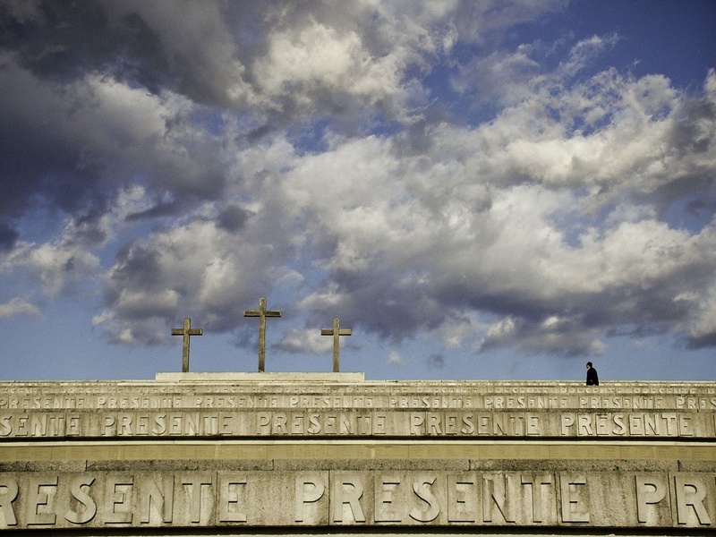 presente by Nina Nana Kodrič