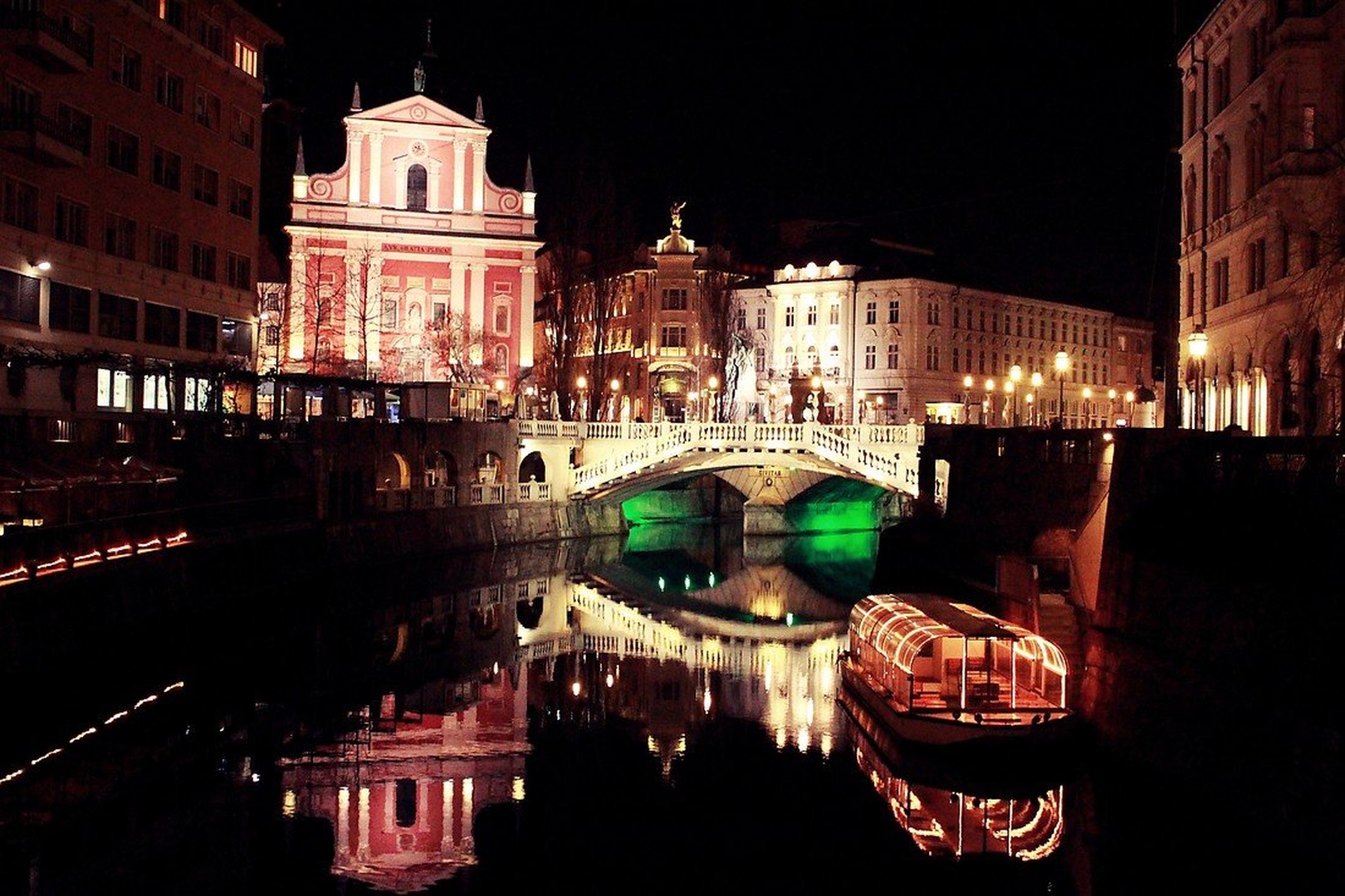 nočna ljubljana by Lea Javornik
