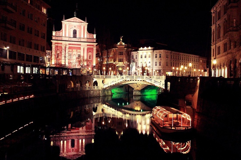nočna ljubljana by Lea Javornik