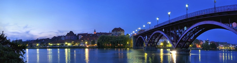 Zvečer ob reki by Matic Ačko