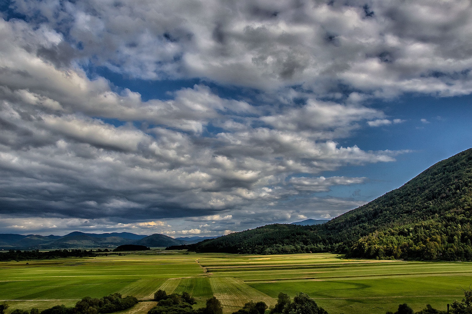 Cerkniško jezero by Borut Zevnik