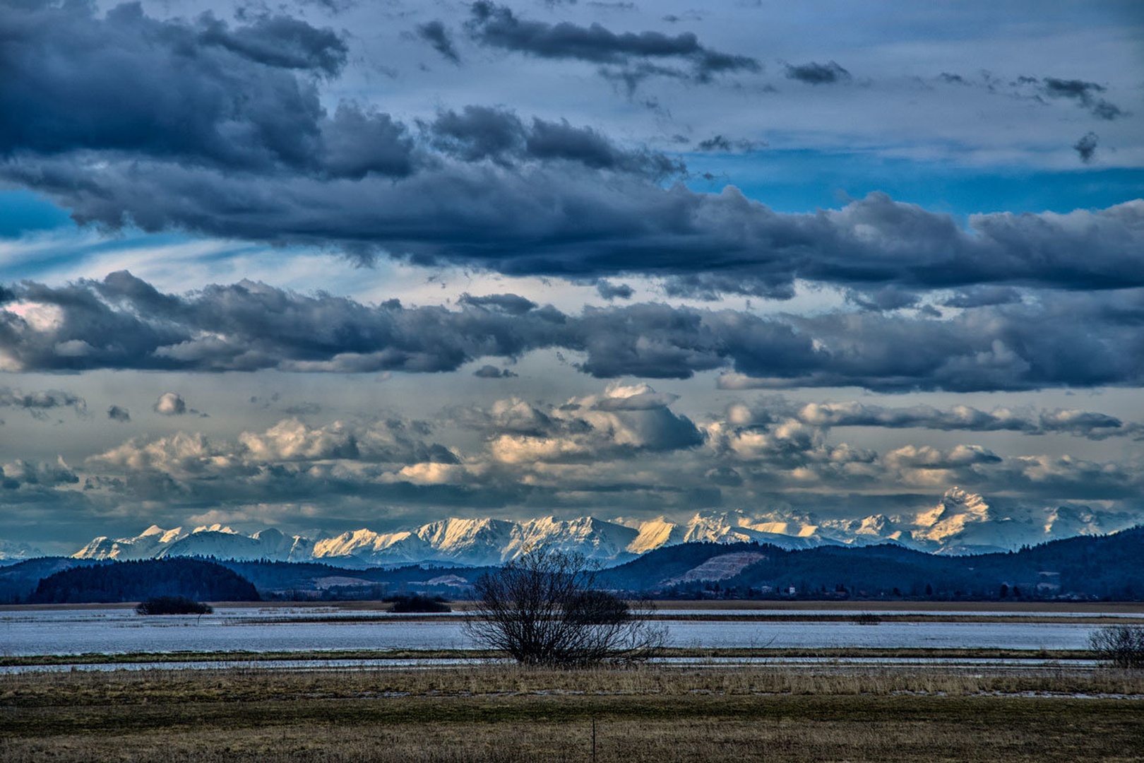 Cerkniško jezero by Borut Zevnik