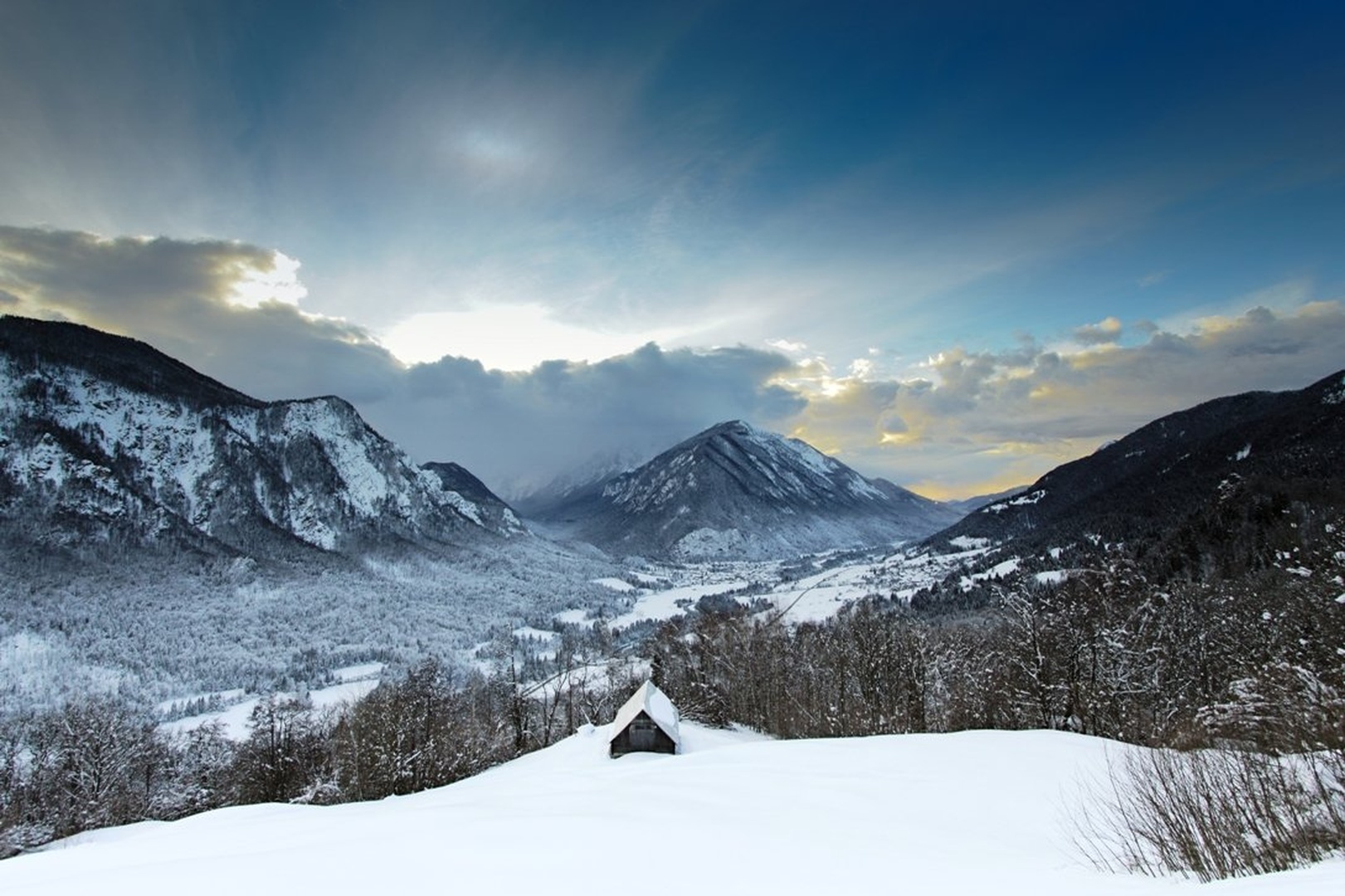 Dovje-Mojstrana by Miha Piščanec
