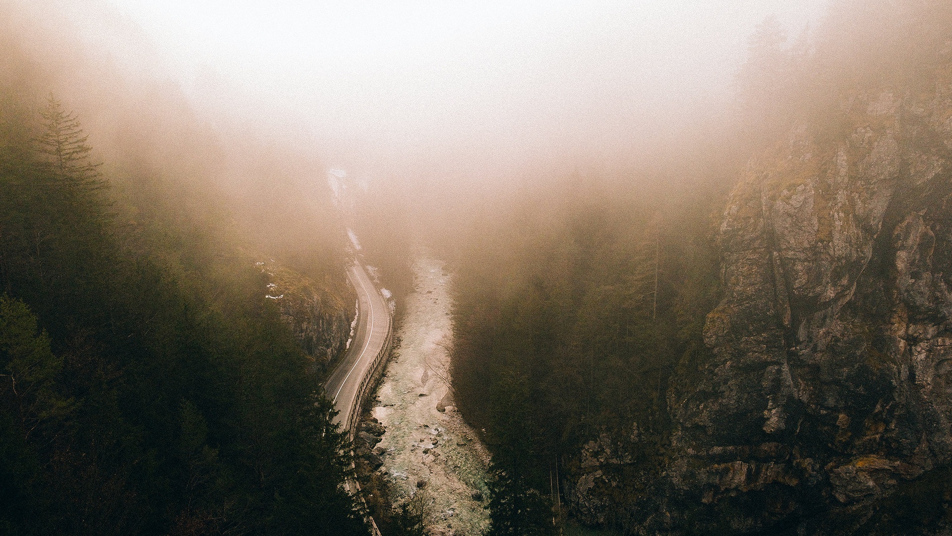 Jutro v Zgornji Savinjski dolini by Blaž Mastnak
