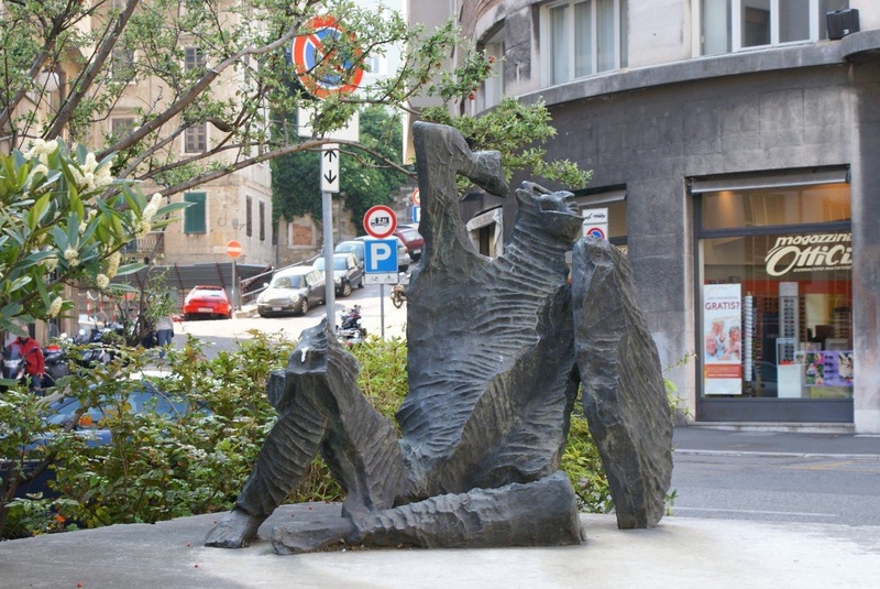 Kipi olepšajo mesto by Anže Barle