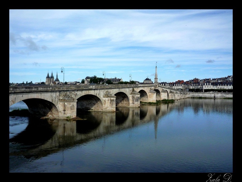 La France by Zala Dobrin