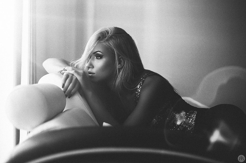 Such a lonely day by Leon Bijelic