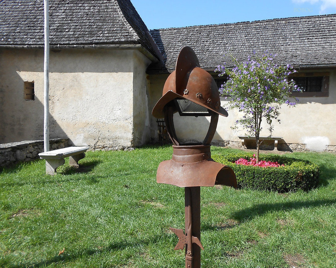 Na graščakovem vrtu. Ojstrica. by borut g