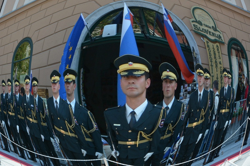 Casa Slovenija - častna straža. by borut g