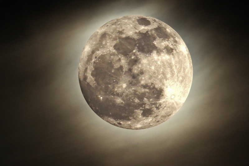Polna Luna by Branko Teršek