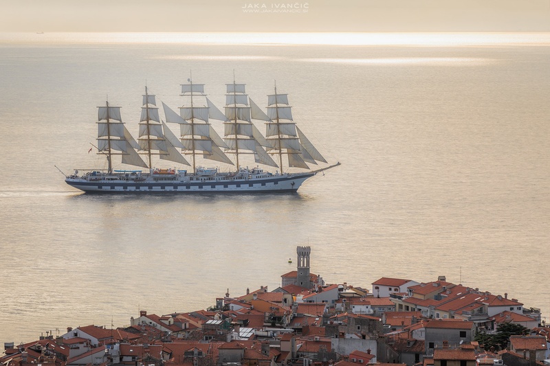 Royal Clipper pred Piranom by Jaka Ivančič