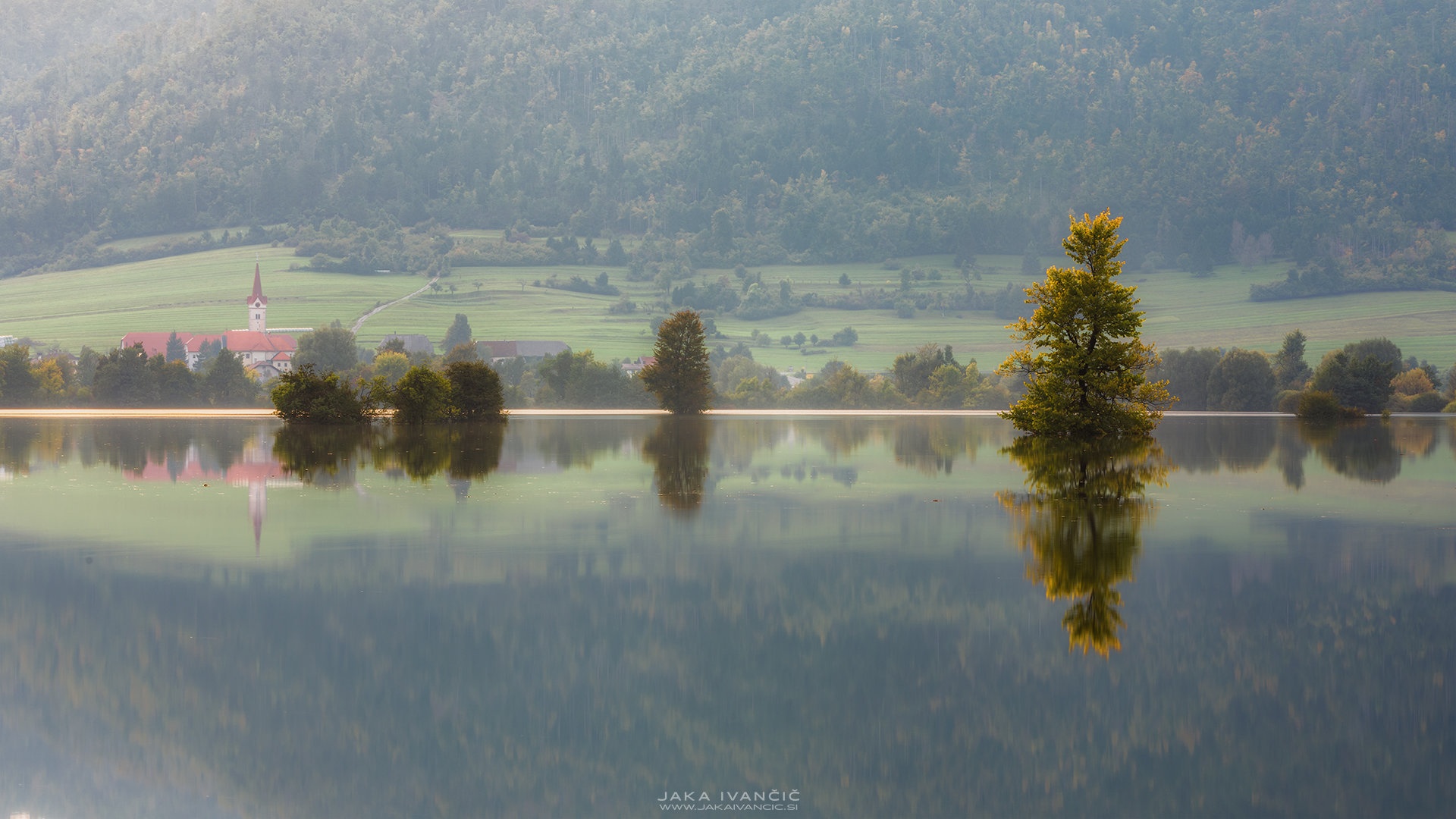 Poplavljeno Planinsko polje by Jaka Ivančič