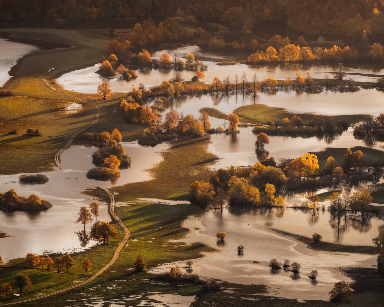 Planinsko polje by Jaka Ivančič