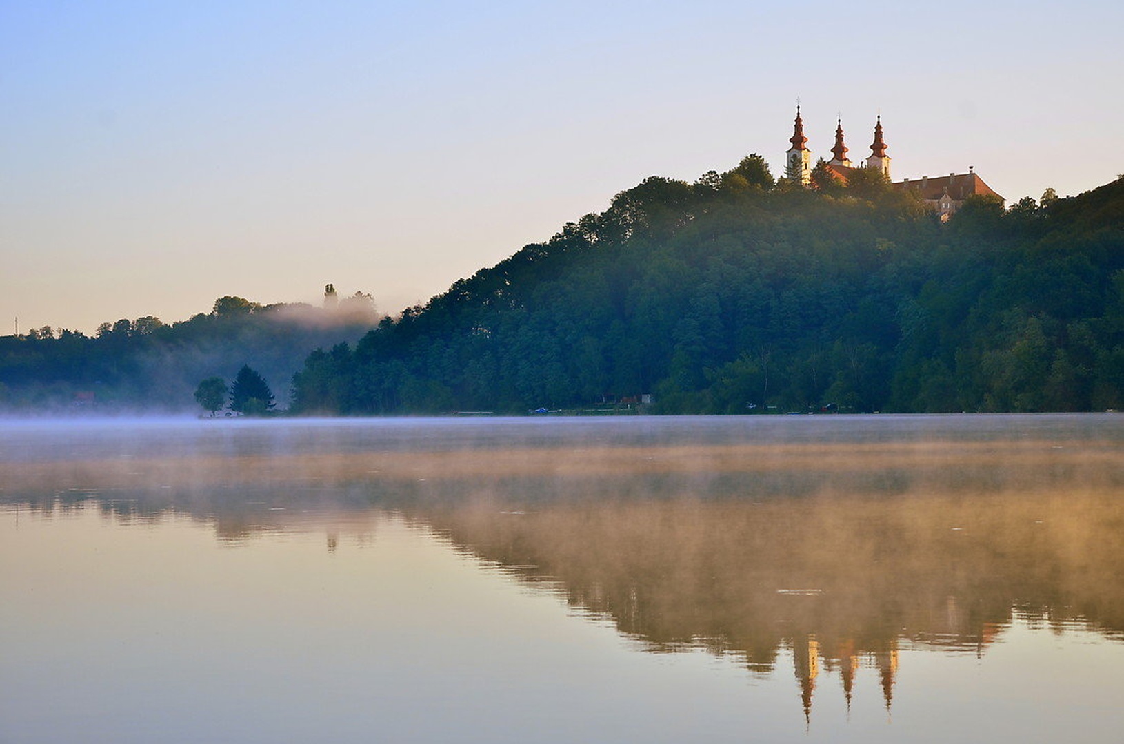 Jutro ob jezeru by Jasna