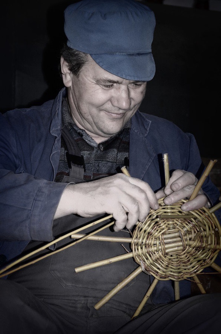 Pletenje košare by Jasna