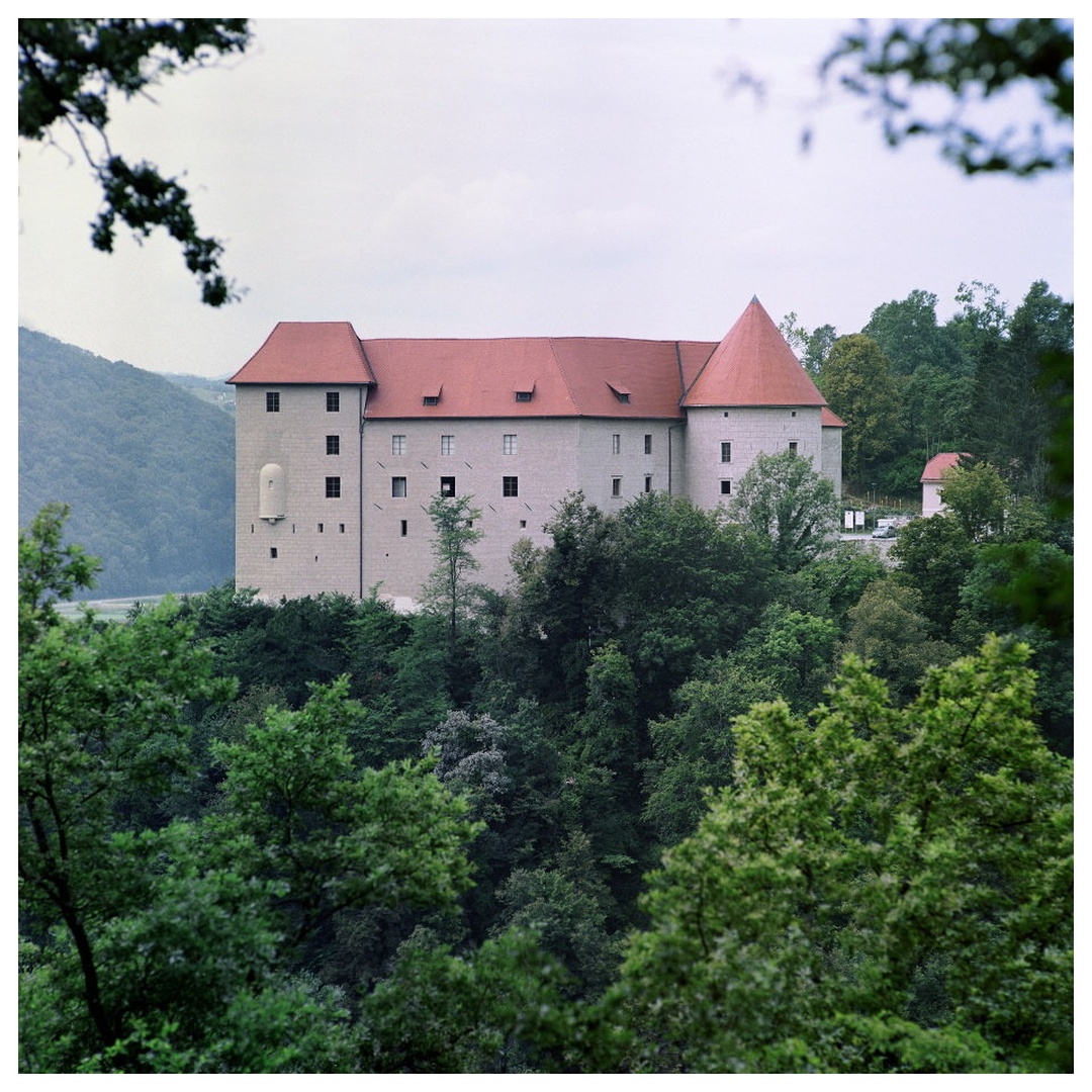 Grad Rajhenburg by miran