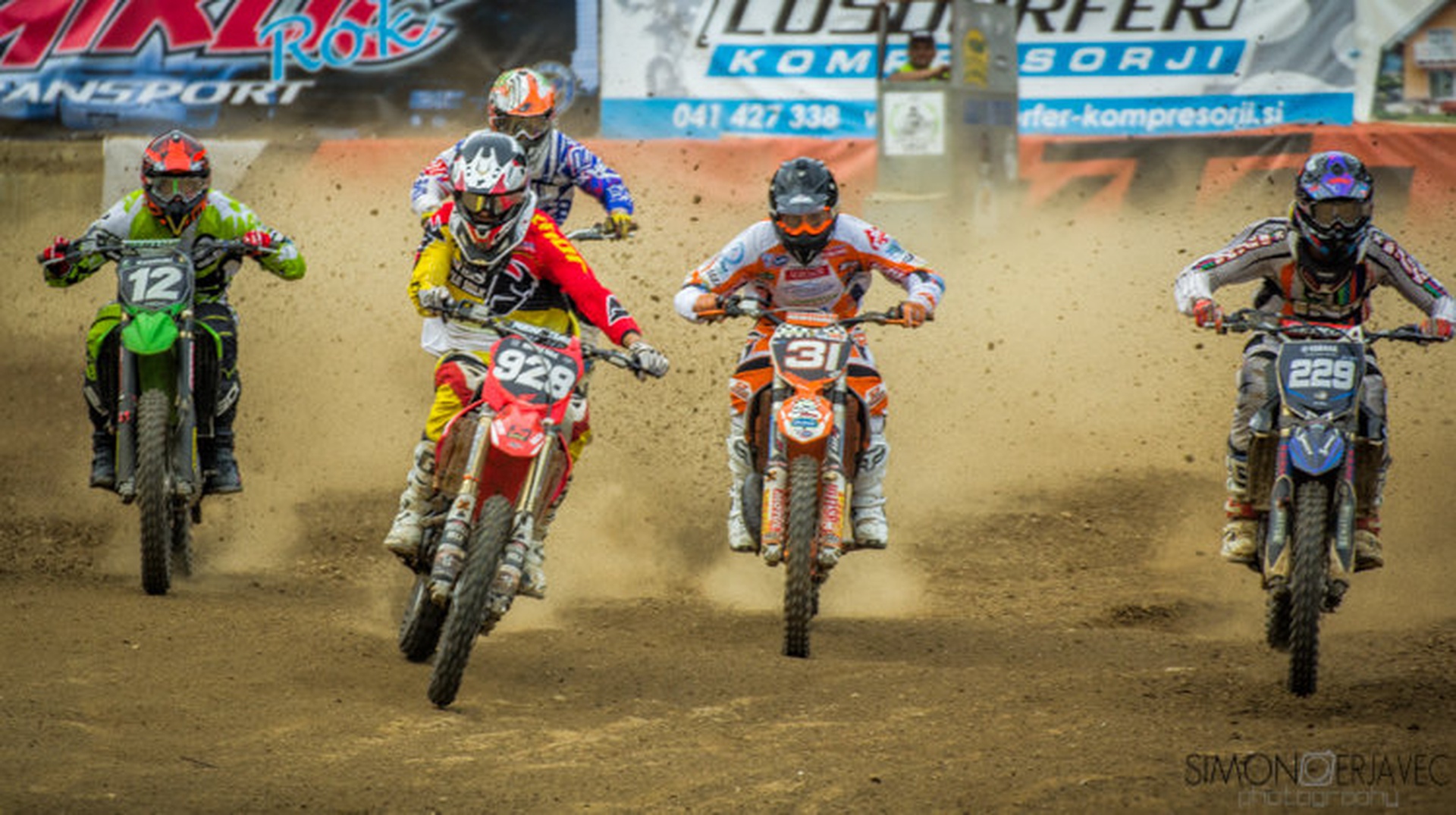 Holeshot by Simon Erjavec